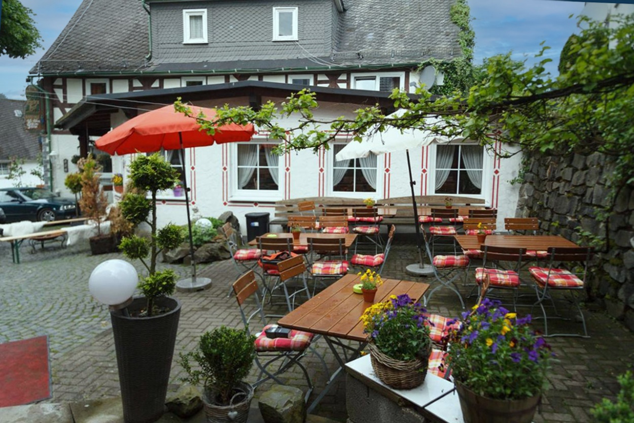  fahrradfahrerfreundliches Hotel & Restaurant Lindenhof   in Bad Laasphe-Hesselbach 